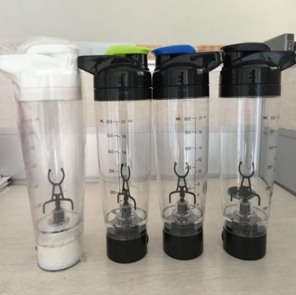 shaker eléctrico pro 600ml USB  mescla en 5 segundos